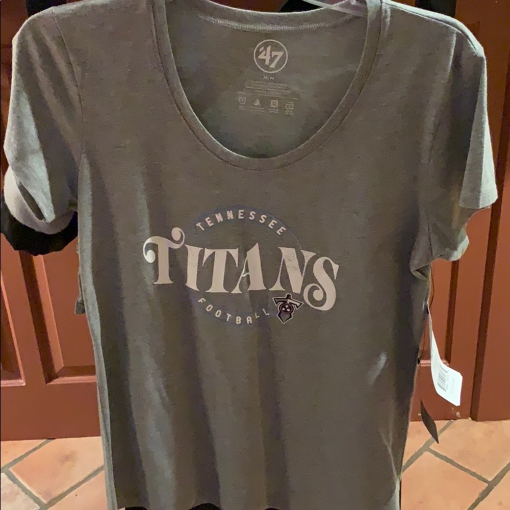 Women’s Tennessee Titans T Shirt Size M New!